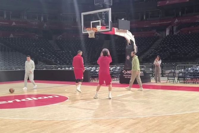 KK Crvena zvezda, trening, Miloš Teodosić, Branko Lazić