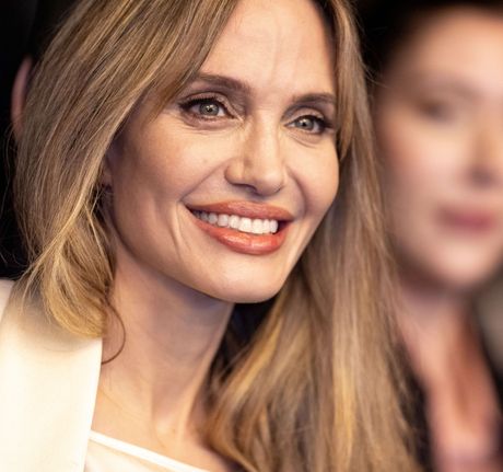 Anđelina Džoli Anđelina Džoli