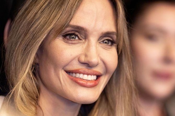 Anđelina Džoli Anđelina Džoli