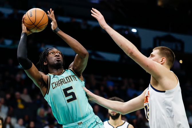 Mark Vilijams i Nikola Jokić Mark Vilijams i Nikola Jokić