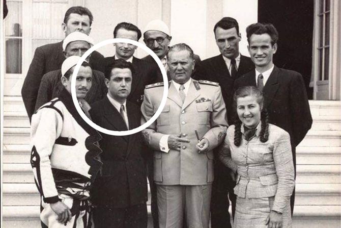 Slika, Tito, istorija Slika, Tito, istorija