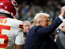 Donald Tramp, Superboul