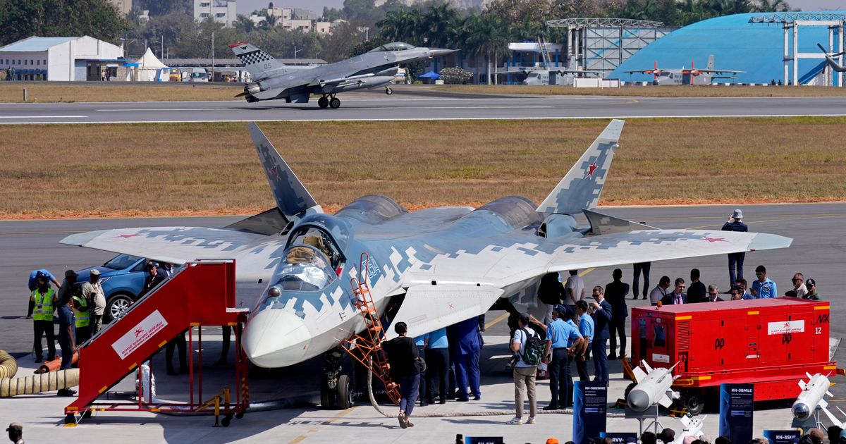 Rusi potvrdili: Počinje izvoz aviona Su 57, ove godine biće isporučeni stranom kupcu