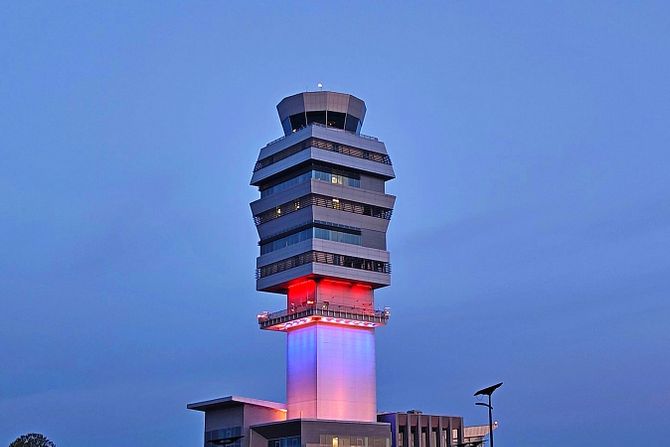 SMATSA kontrolni toranj, Aerodrom Beograd SMATSA kontrolni toranj, Aerodrom Beograd