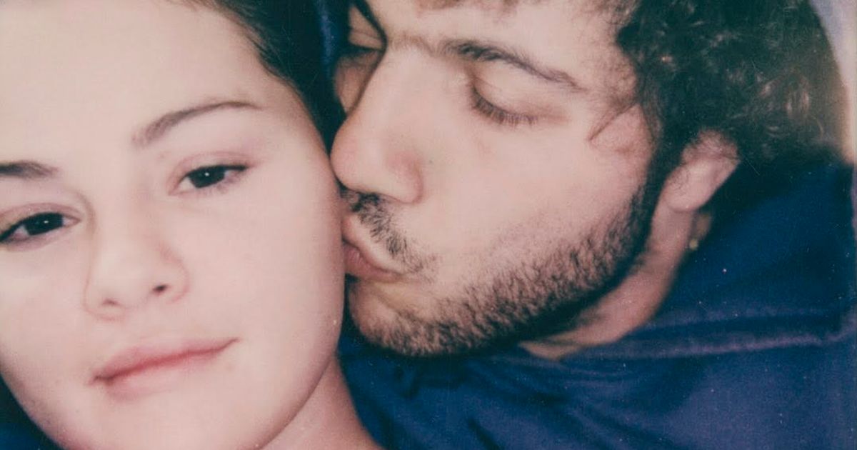 Ima milione, svet je obožava, a evo kakav bidermajer je imala Selena ...