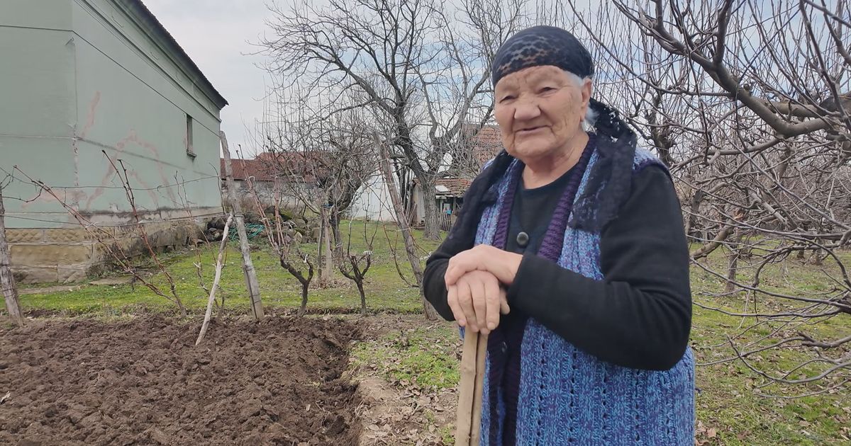 "Nikada ne bih mogla samo da sedim": Radosija je super baka, sa 90 godina svakodnevno obrađuje baštu