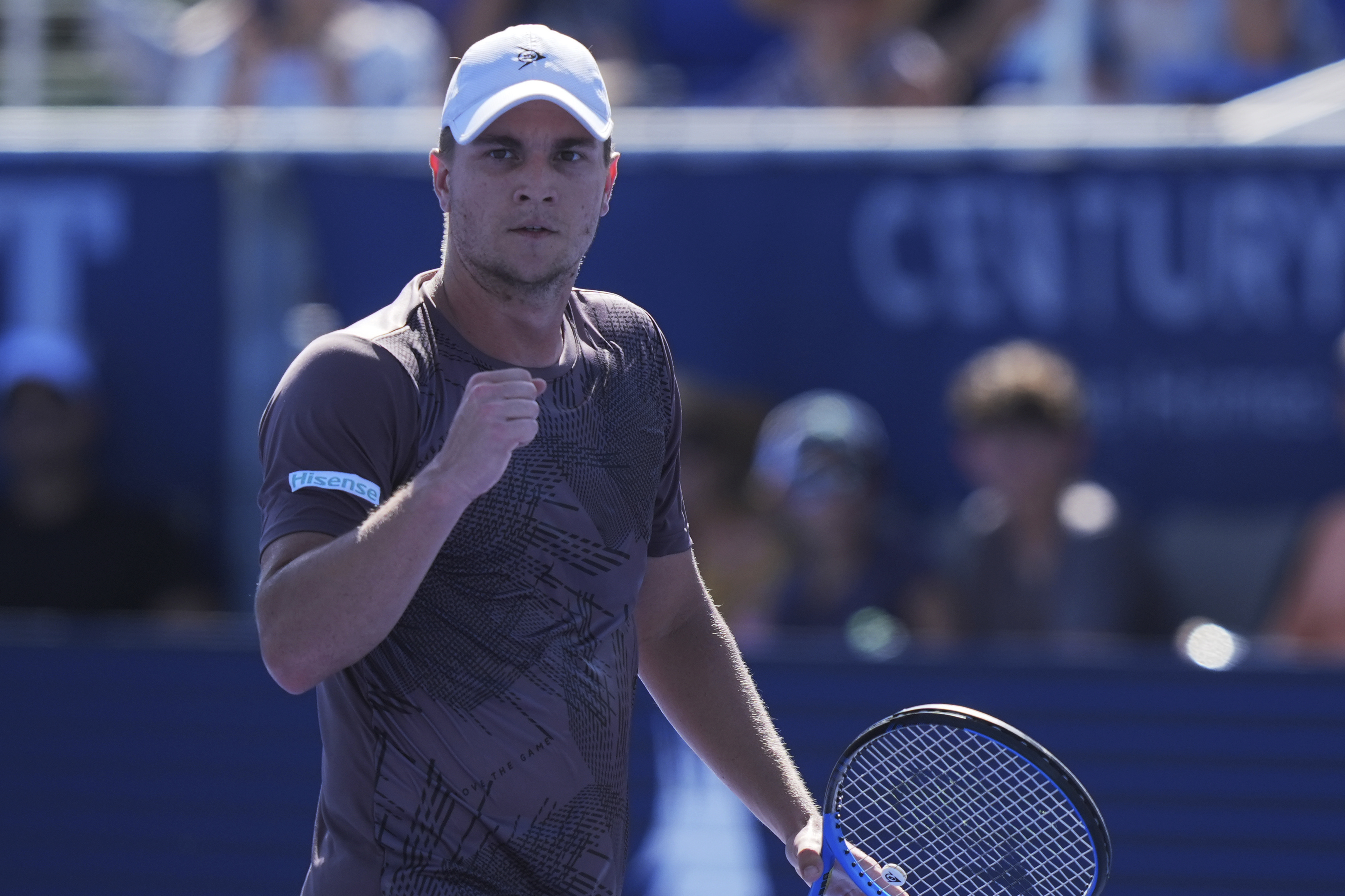 Kecmanović u četvrtfinalu Valensije: Miomir u misiji povratka u Top 50, pao zemljak Rodžera Federera