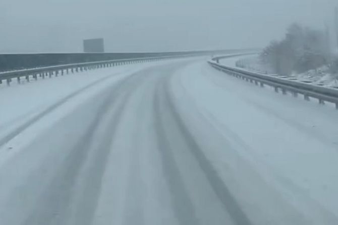 Sneg na putu Vranje - Grdelica