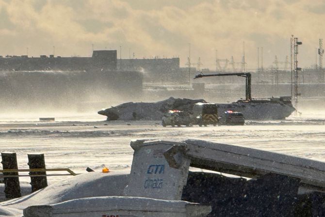 Kanada, Toronto Pearson aerodrom, avionska nesreća