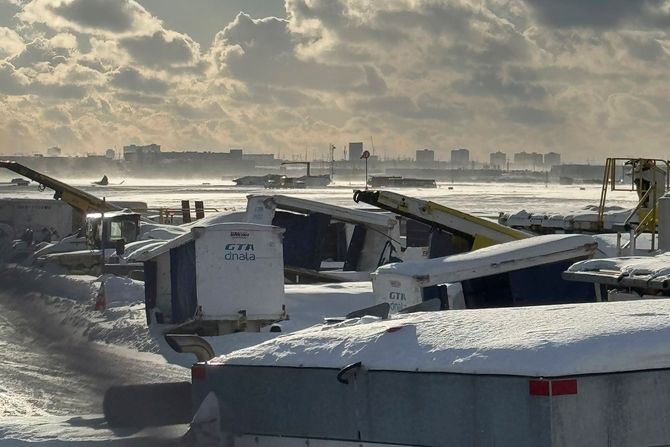 Kanada, Toronto Pearson aerodrom, avionska nesreća