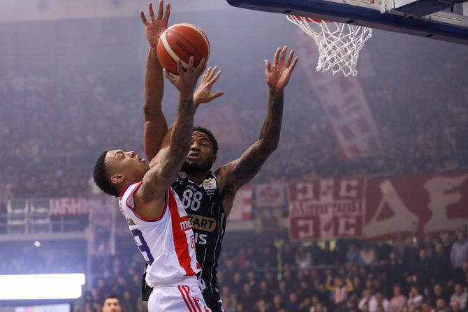 Jago Dos Santos, Tajrik Džons