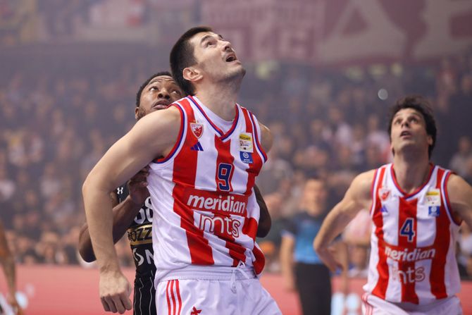 Tajrik Džons, Luka Mitrović Tajrik Džons, Luka Mitrović