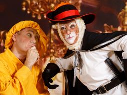 Madlenianum, Mačak u čizmama