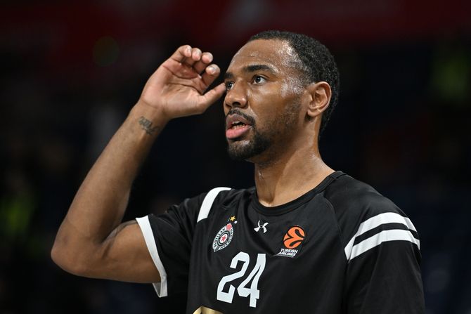 Ajzea Majk - KK Partizan Ajzea Majk - KK Partizan