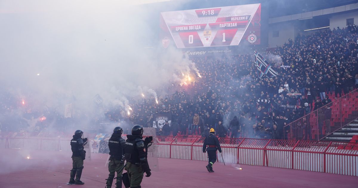 Grobari imali "podršku" na Marakani protiv Zvezde: Navijačka grupa iz komšiluka navijala zajedno s njima