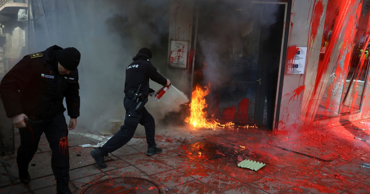 Neredi na Balkanu: Nasilni demonstranti se sukobili sa policijom, nastao opšti haos u Sofiji