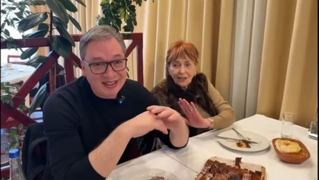 Aleksandar Vučić sa roditeljima