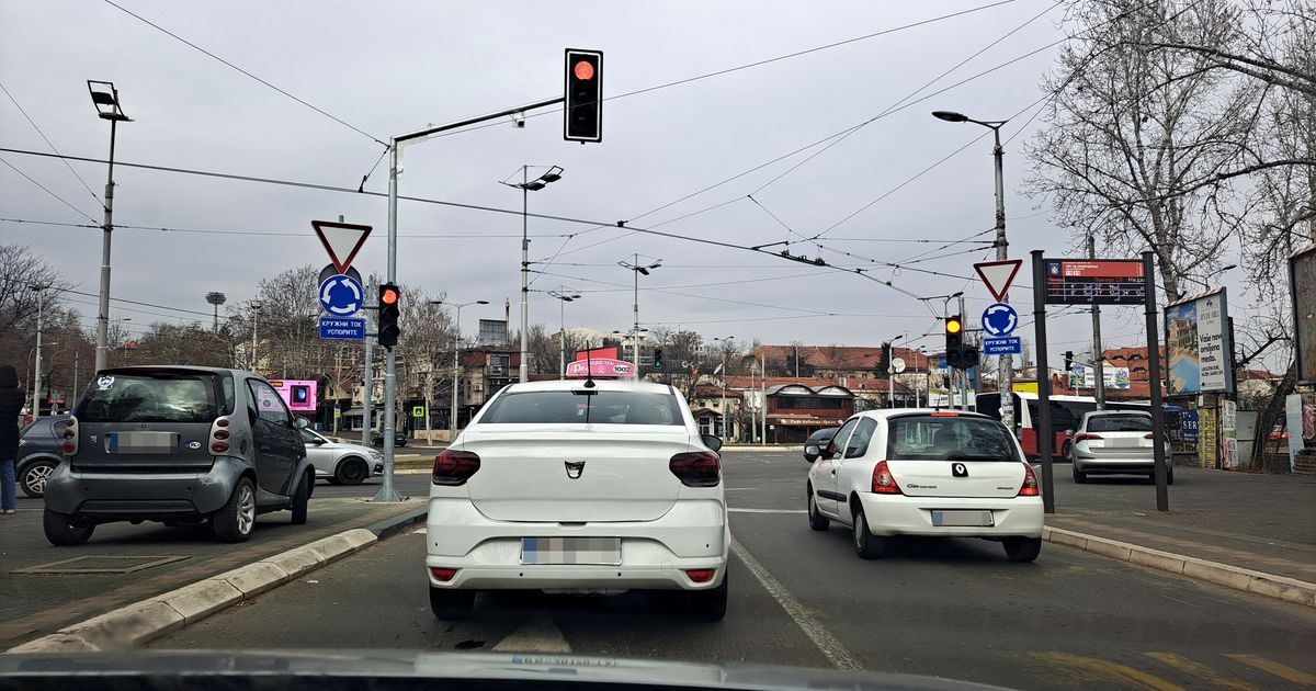 Semafori na Autokomandi: To ovako izgleda, u samom srcu raskrsnice od danas crveno, žuto i zeleno