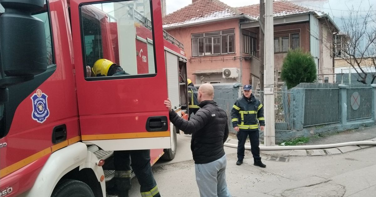 Veliki požar u Nišu, čule su se eksplozije: Dve osobe povređene, među njima i vatrogasac