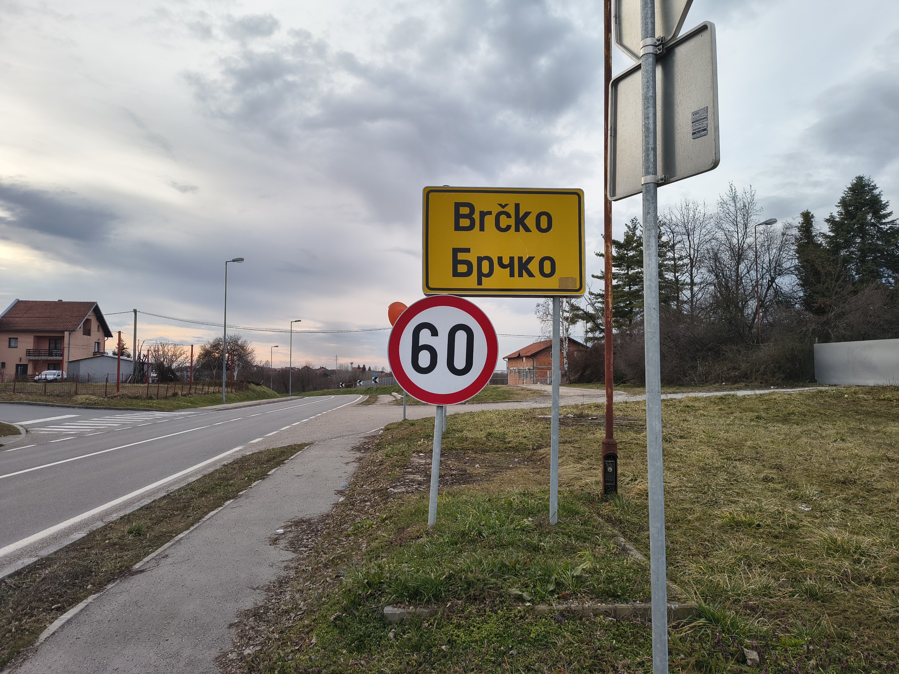 Nestvaran prizor kod Brčkog! Neobični gosti preplavili ulice, meštani poručuju: "Biće beba"