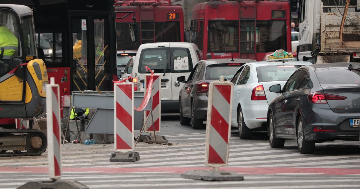 Ovako izgledaju radovi na Trgu republike: Kocka ostaje samo u kružnom toku koji će tek biti formiran