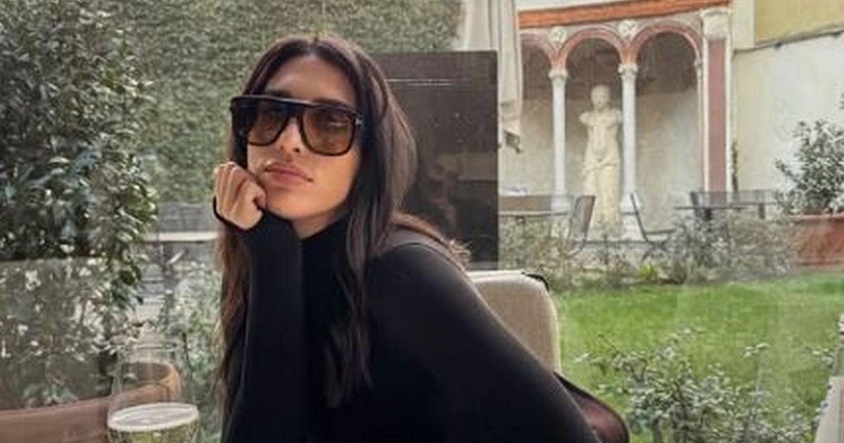 Lale na stolu, ogromna biblioteka i roze tonovi: Jelisaveta pokazala dom, sredila ga kao iz magazina