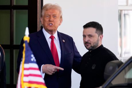 Donald Tramp i Volodimir Zelenski Donald Tramp i Volodimir Zelenski