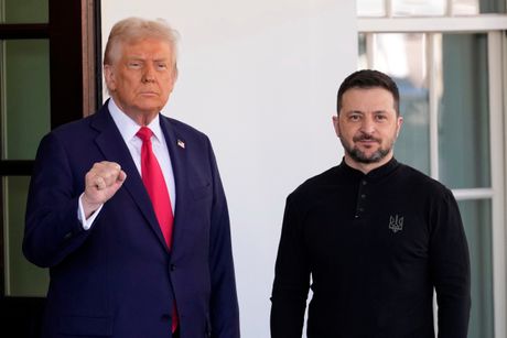Donald Tramp i Volodimir Zelenski Donald Tramp i Volodimir Zelenski