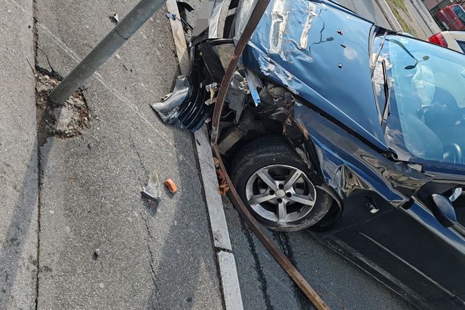 Ada Mall automobil, nesreća, crkva Ada Mall automobil, nesreća, crkva