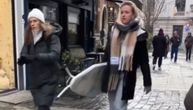 Mladi sve češće nose daske za peglanje po ulici, a svet se pita zašto: Odgovor će vas iznenaditi