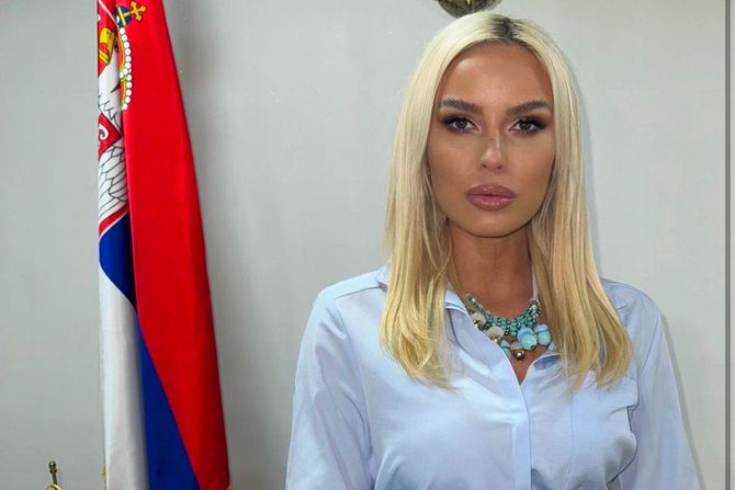 Ana Grozdanović Ana Grozdanović