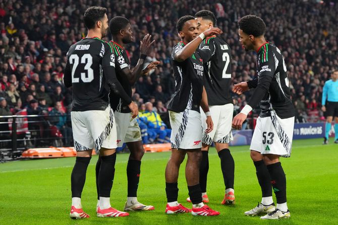 FK PSV - FK Arsenal, Liga šampiona