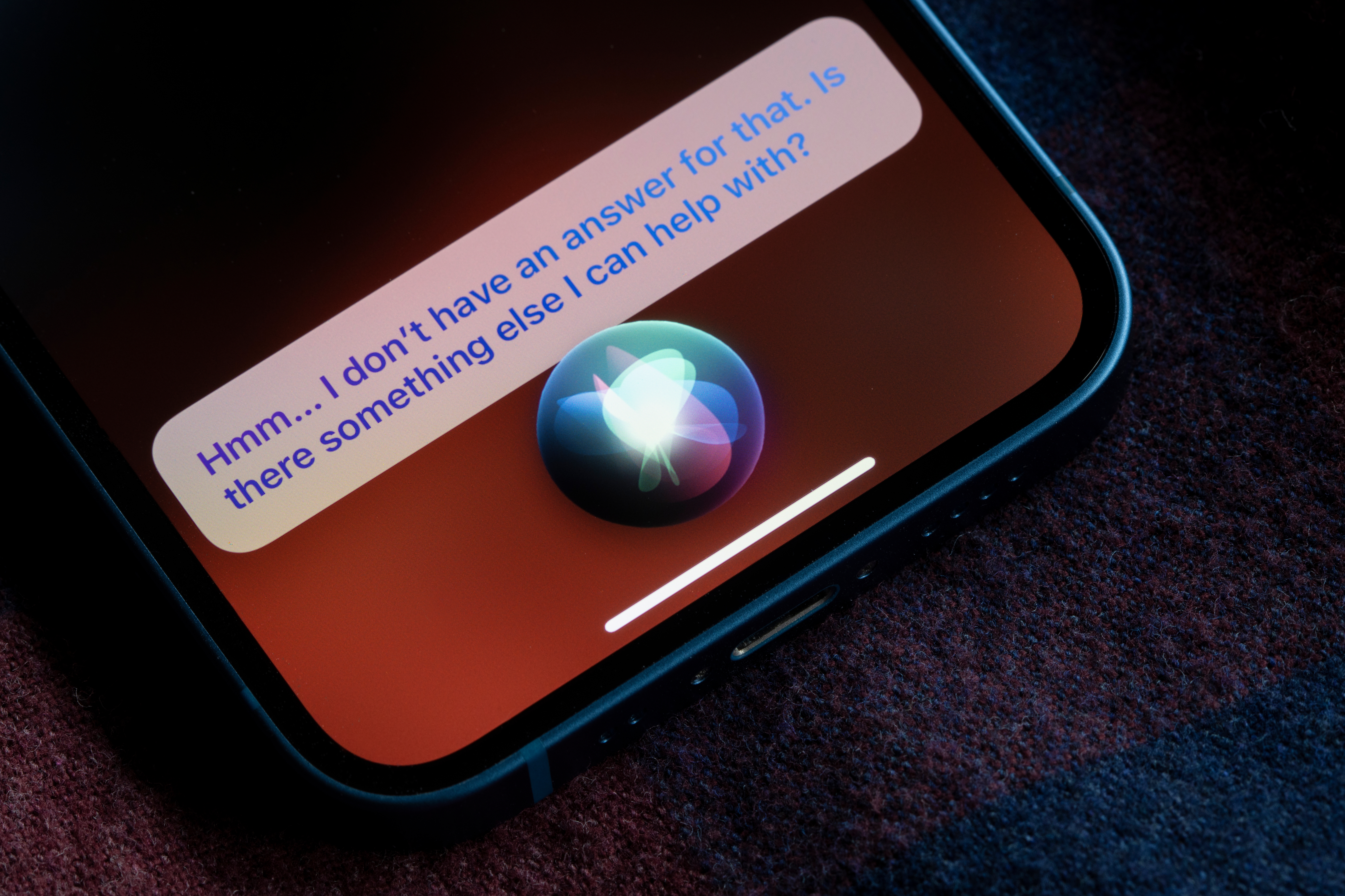 Apple sprema velike promene za iPhone: Stiže potpuno nova Siri, evo šta će moći