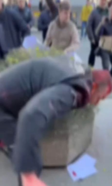 Tuča ispred Skupštine grada Beograda