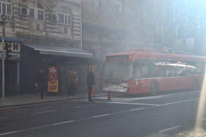 Zapaljen trolejbus