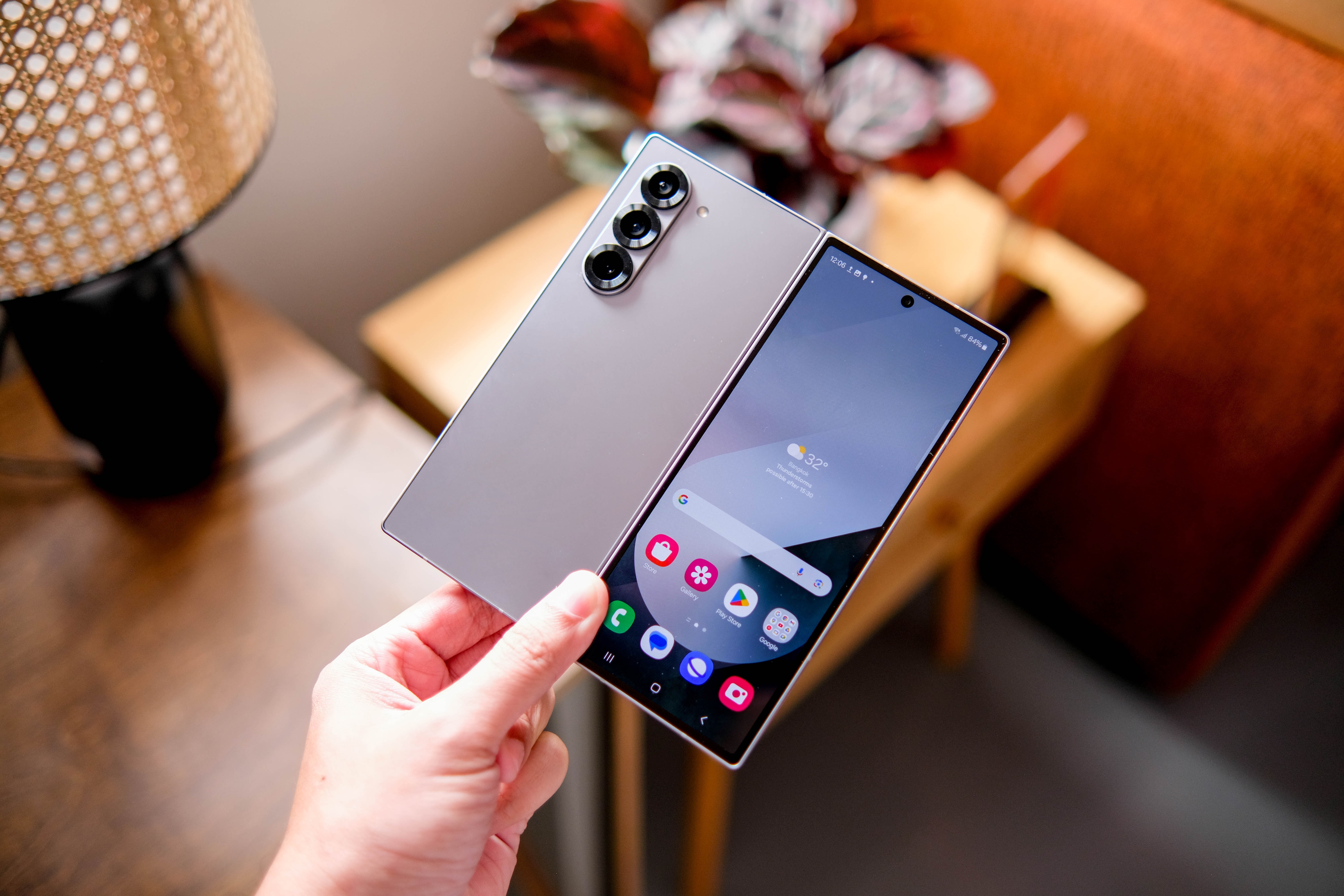 Samsung rešio najveći problem preklopnih telefona: Nova tehnologija skriva pregib