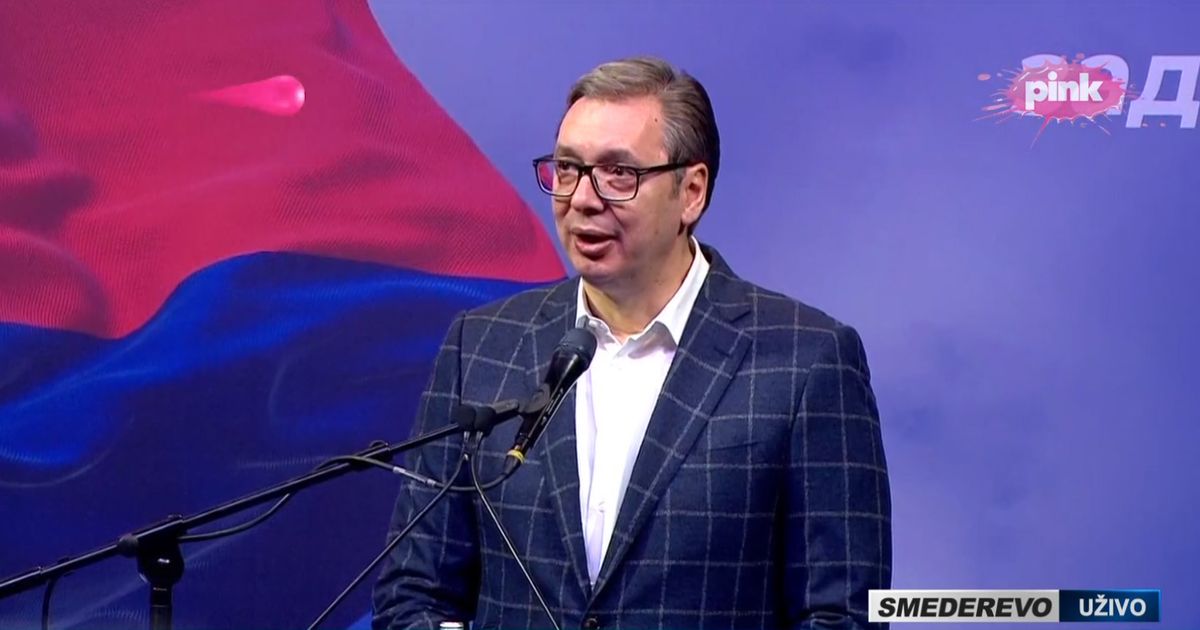 Aleksandar Vučić u Smederevu: Građani okupljeni u sportskoj sali čekaju obraćanje predsednika