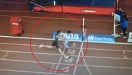 Sraman potez! Mladi atletičar gurnuo rivala u punom trku ispred cilja, svi su ostali u šoku