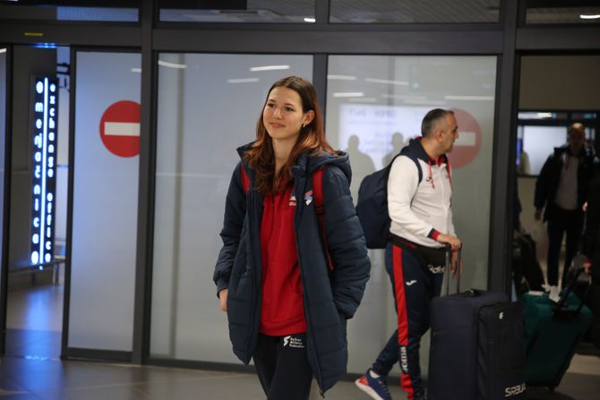 Angelina Topić, Doček na aerodromu
