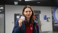 Angelina Topić stigla u Beograd: "Ispunjava mi srce težina medalje i činjenica kako je osvojena"