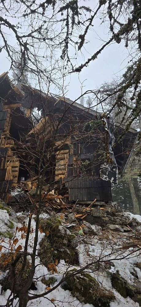 Avion koji se srušio Slovenija Velika planina Avion koji se srušio Slovenija Velika planina