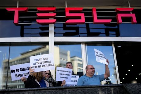 Protest, Tesla, Lisabo