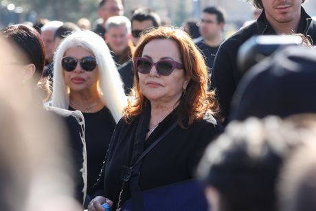 Ana Bekuta Ana Bekuta