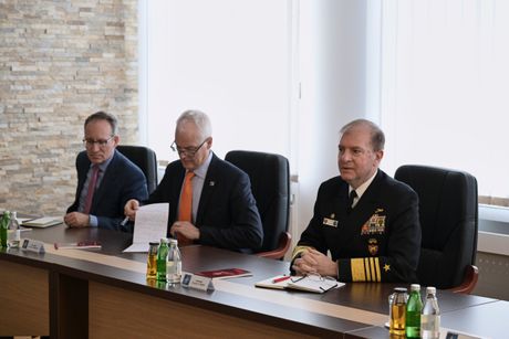 Sastanak sa komandantom Komande združenih snaga NATO-a iz Napulja Sastanak sa komandantom Komande združenih snaga NATO-a iz Napulja