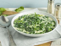 spanać, spanać sa mlekom i belim lukom, recept za spanać, recept sa spanaćem mlekom i belim lukom