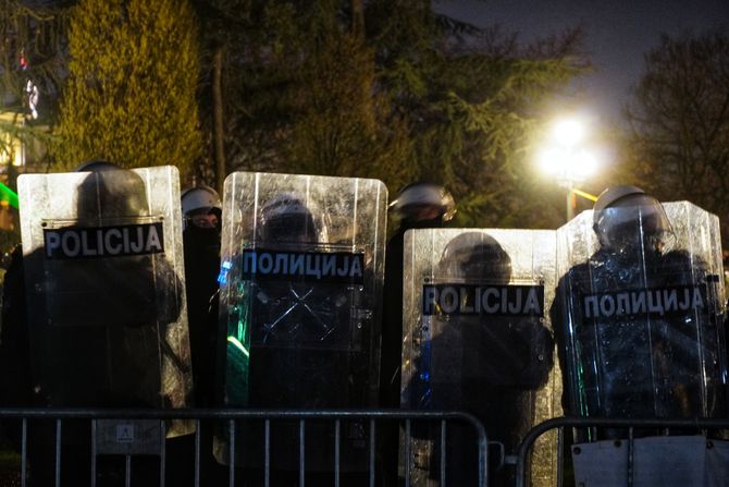 Beograd, protesti blokade 15.mart, Pionirski park, Skupština,  policija