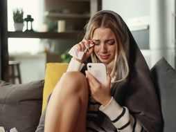 raskid, rastanak, plač, devojka plače, raskid sa dečkom