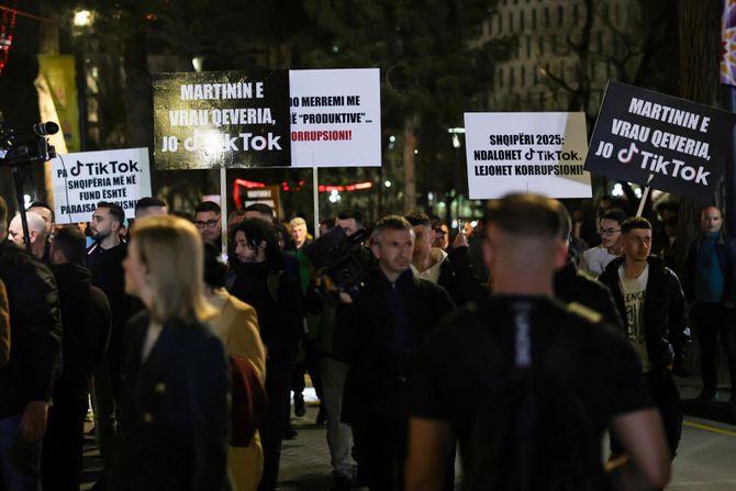 Tirana, protest zbog gašenja TikToka