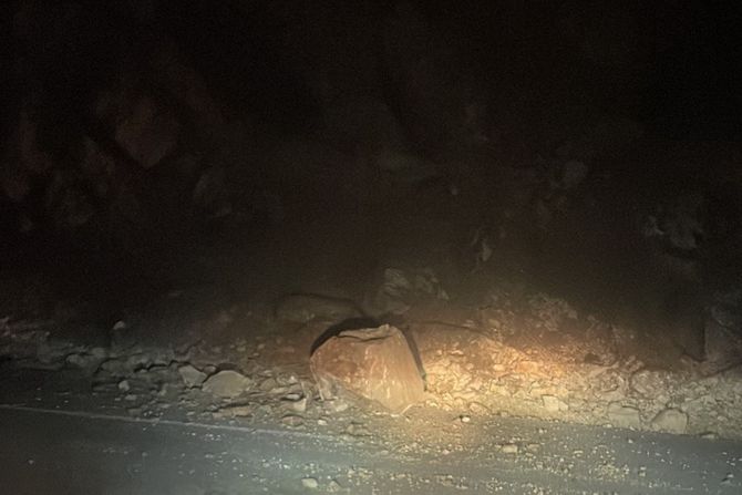 Ogromna stena na putu ka Novoj Varoši Ogromna stena na putu ka Novoj Varoši