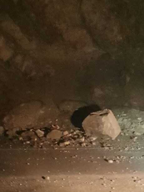 Ogromna stena na putu ka Novoj Varoši Ogromna stena na putu ka Novoj Varoši